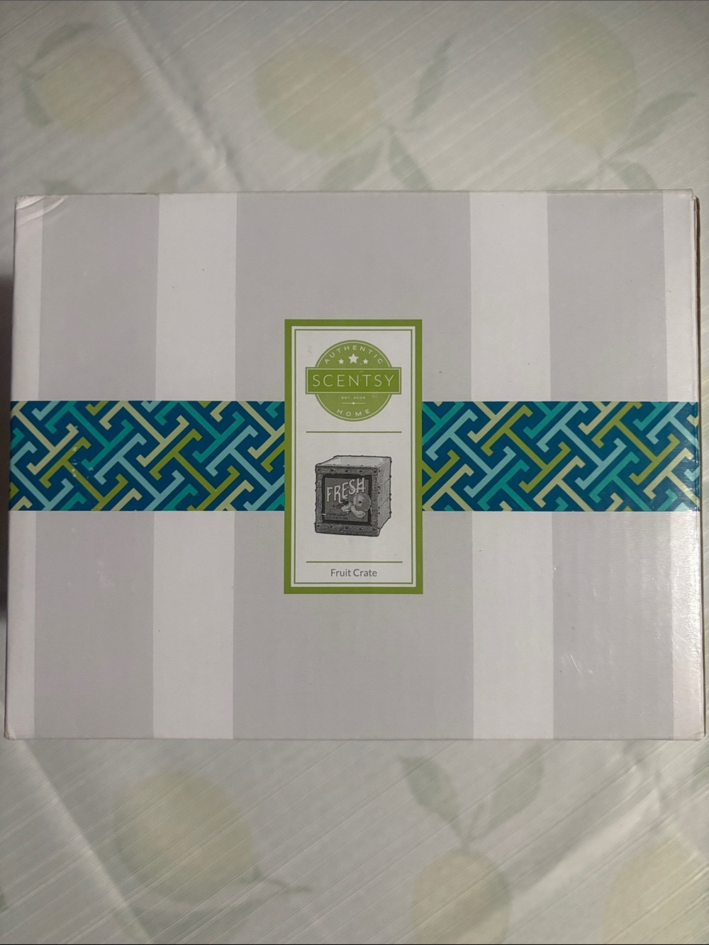 Scentsy White Box with Turquoise and Lime Accent